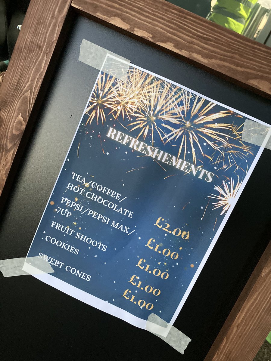 GreenRidgeR2's tweet photo. We’re all set for the annual @pta_green fireworks @GreenRidgeR2 this evening! Our refreshment team are all set with drinks and snacks to keep you going until 6pm! #berryfields #aylesbury #community #GuyFawkes https://t.co/oxNZ4PSjSl