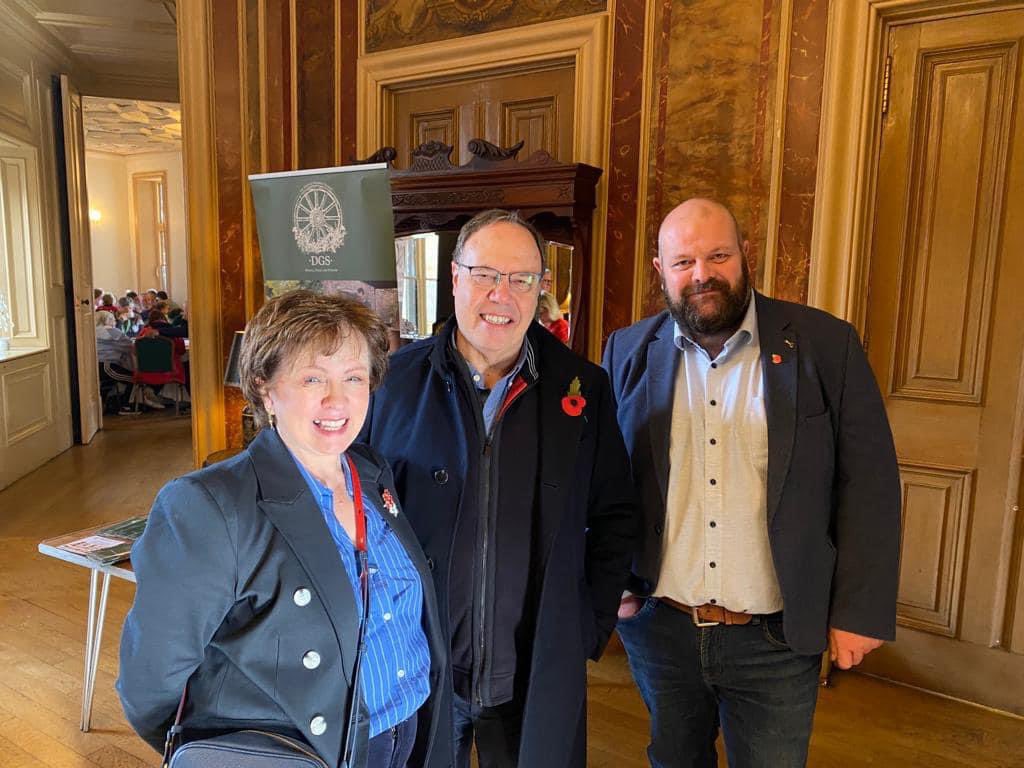 Good to catch up with @DianeDoddsMLA and Lord @NigelDoddsDUP @VeteransNi breakfast hosted by @Lavellemcilwra1 veterans champion @abcb_council . 200 veterans and their families attended