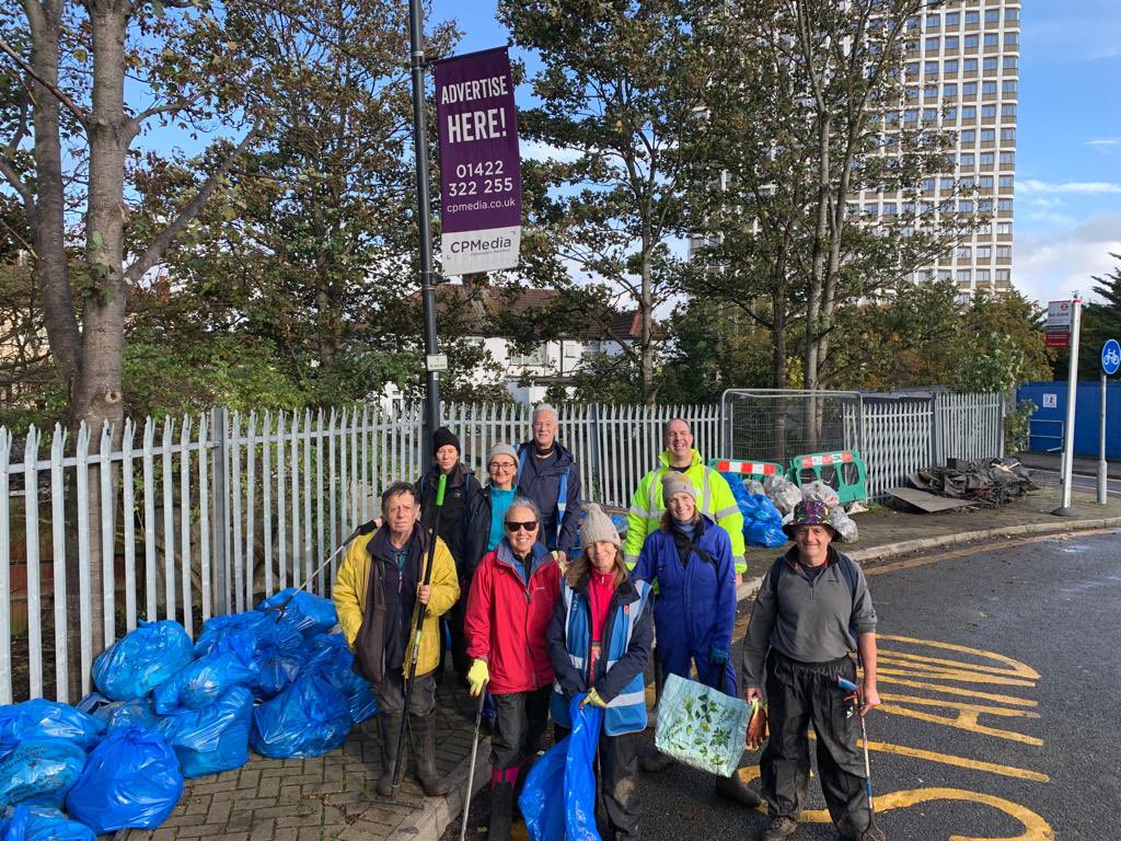 Fab event at Wembley Brook with our friends <a href="/BrentPollution/">CURB - CleanUptheRiverBrent #CURB</a>, Daniela from <a href="/welshharpies/">Friends of the Welsh Harp</a> &amp; Neil from <a href="/silkstreamers/">Friends of the Silk Stream</a> . A huge amount of trash removed from land opposite Stonebridge Park station by 10 volunteers and <a href="/BrentCouncil/">BrentCouncil</a> Neighbourhood Manager Jon.
