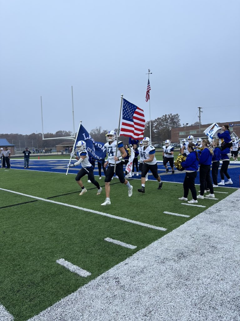 District Final Uni combo

⚪️
⚪️
⚫️