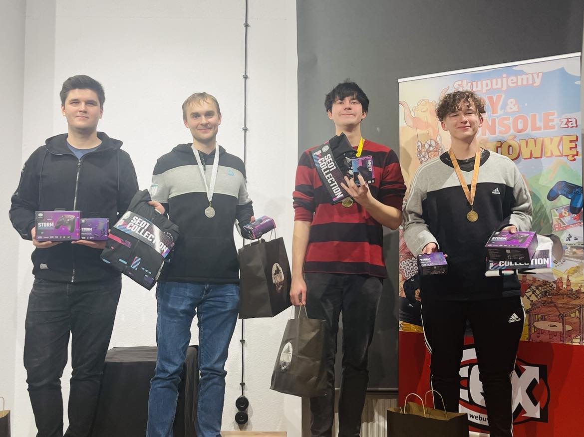 Drake_TEKKEN's tweet photo. Big thanks to @CoolerMaster and @CeXPL for awesome prizes ! https://t.co/vQAQwlizc3