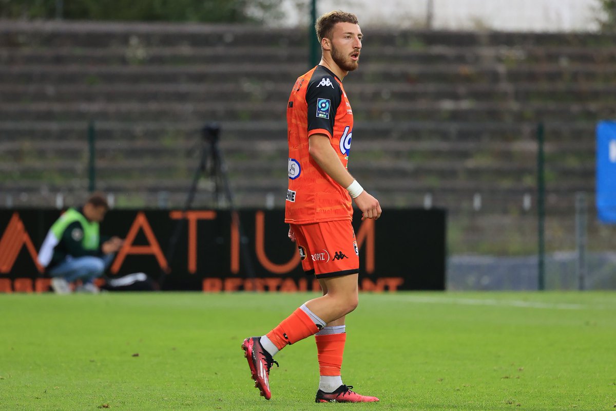🟠⚫️ Le Stade lavallois va-t-il conserver sa place de leader de <a href="/Ligue2BKT/">Ligue 2 BKT</a> ce soir à Annecy ? Réponse en direct à partir de 19h sur Oxygene Radio (90.1 et 103.3) avec les commentaires de <a href="/cyprien_legeay/">Сyprien Legeay</a>. #FCALAVAL