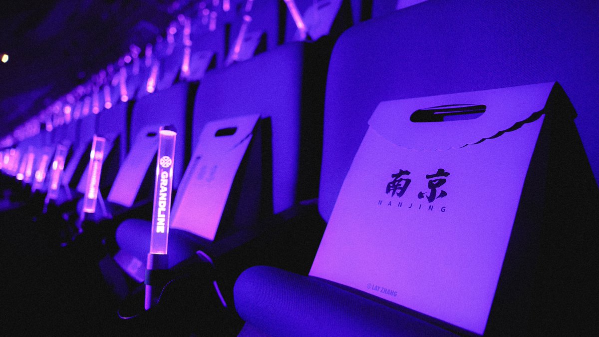 AMLIIGHTING's tweet photo. 2023 GRANDLINE BOUNDLESS Tour in Nanjing, China
The stage is getting hot and spicy!
The crowd is all fired up, it’s electrifying!
Tonight, belongs to Captain 
#LAY_GRANDLINE2023 Anmingli Lighting Q2IP MH760IP lighting products  #MH760IP #movinghead #stagelight #movingheadlight https://t.co/zenIWo4wJS