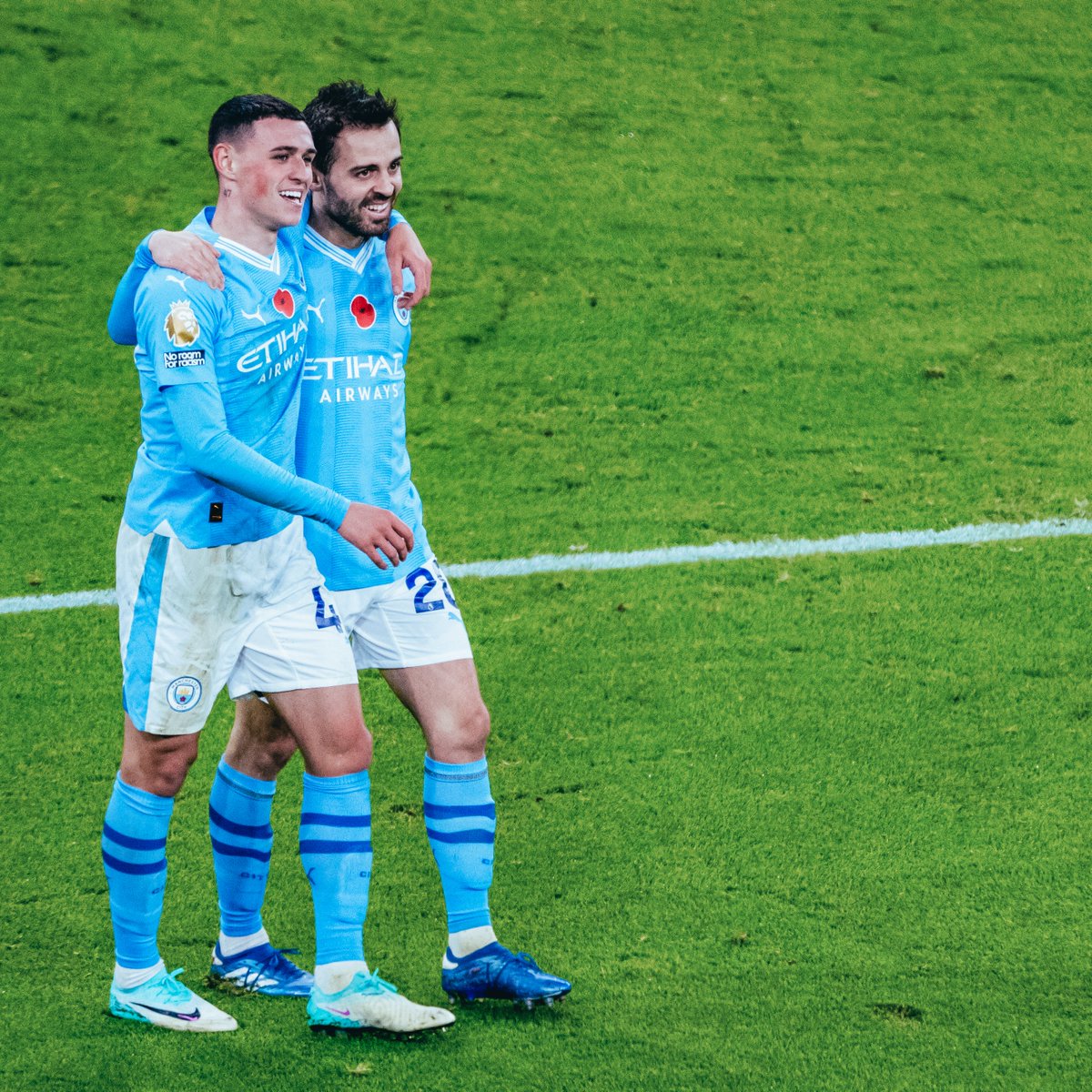 These two! 🤩

🩵 6-1 🍒 #ManCity