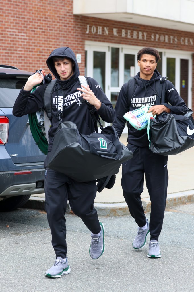 DartmouthMBB tweet picture