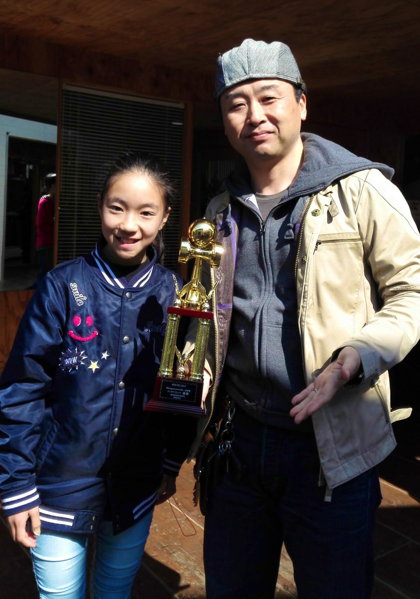 KendamaTasken's tweet photo. たった6年前。

トロフィー🏆を見せに来てくれた女の子は、ワークショップを主催するようになってました。
オジサンは本当にうれしい。

明日、現地に見に行くぞい。 https://t.co/7YYcthAiRs