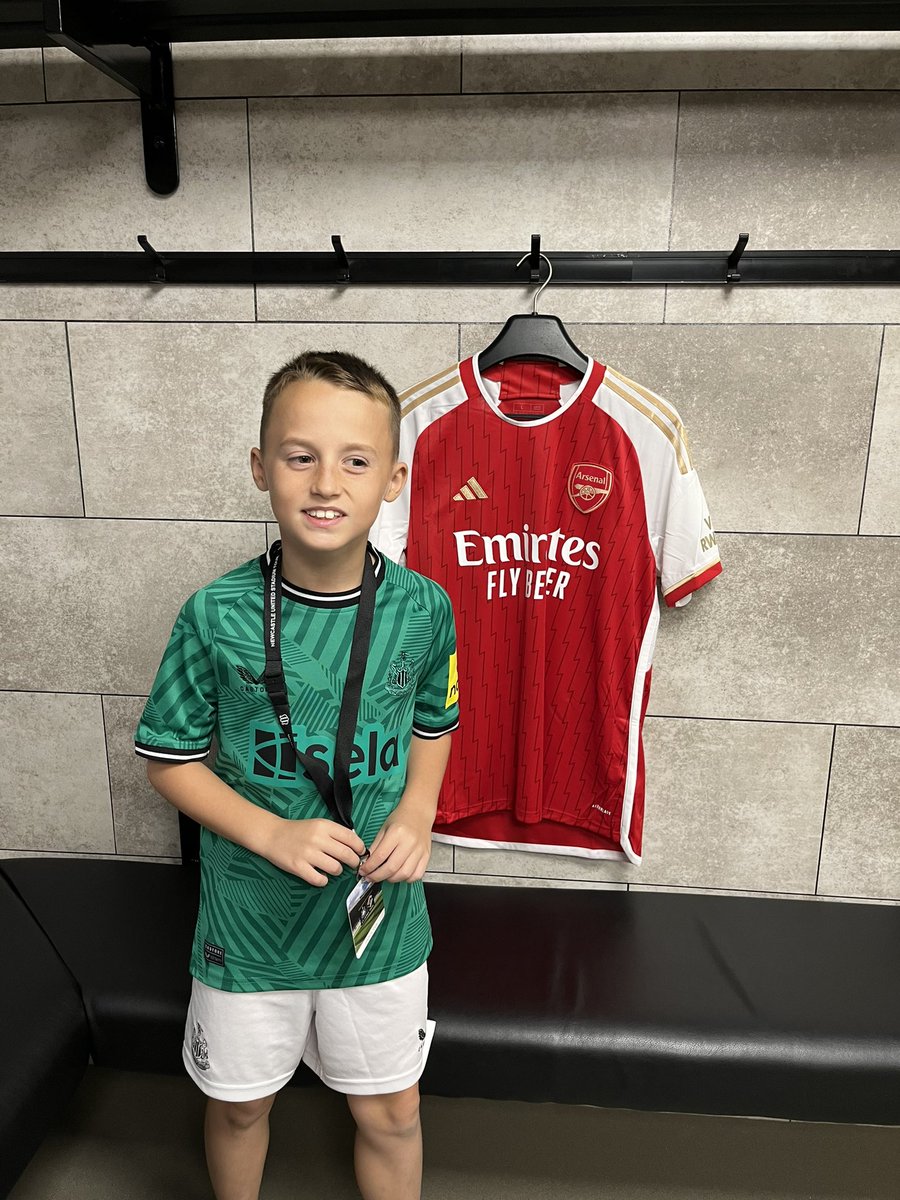 PrincessHelzy's tweet photo. @BukayoSaka87 it’s my boys Sonny’s 10th birthday today he’s is nufc through and through but your his fav player ever!! Please wish him a happy birthday. if you want to give your tip to his uncle @Michaelrossi81  for him that would be amazing 😂 https://t.co/GQWWs2zoqC