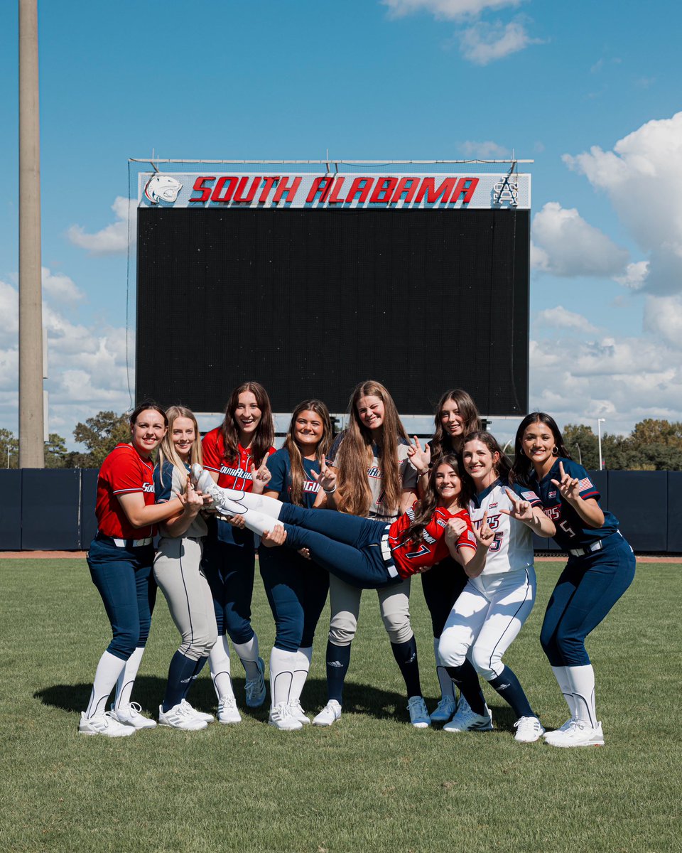 My official visit!! Go Jags!!Can’t wait to play with these girls!!❤️💙🤍 @lbpowell12 @CoachOAllZones @BclarkUSA @StinaMcC7 @SouthAlabamaSB @JaydenMount