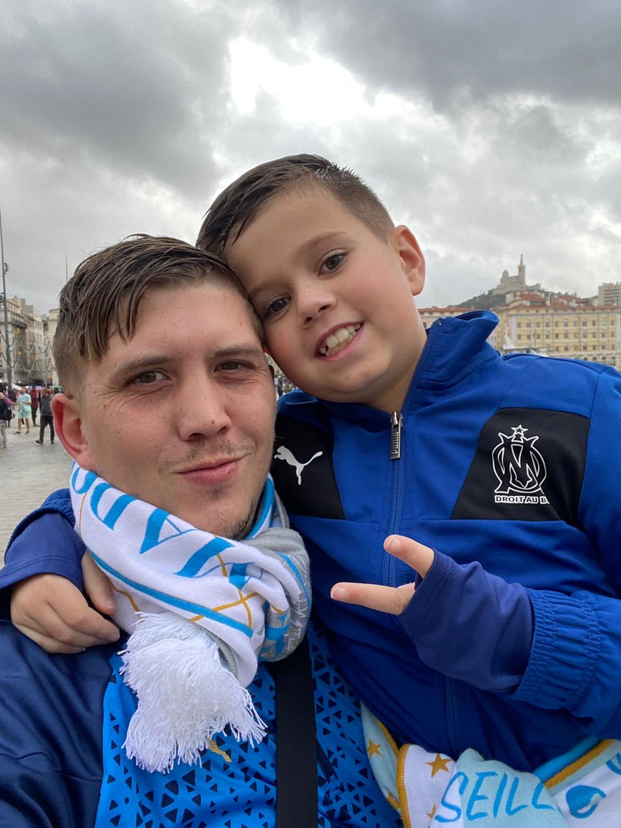 flogermain's tweet photo. Le petit Nathys, en larmes après le OM OL reporté, à été invité par l’entourage d’un joueur. Il a pris l’avion ce matin et sera au stade avec son père. Je suis trop sensible sur ces belles histoires, moi 👍🥲. #RMC https://t.co/hXbXZIrvJD
