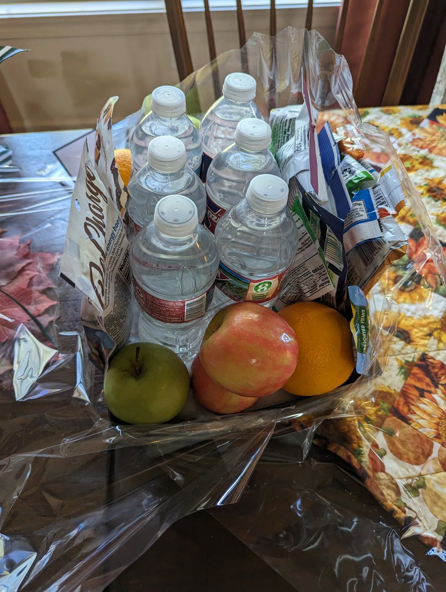 Thanks to the #TRI for a very healthy gift basket including #water for a #nephrologist