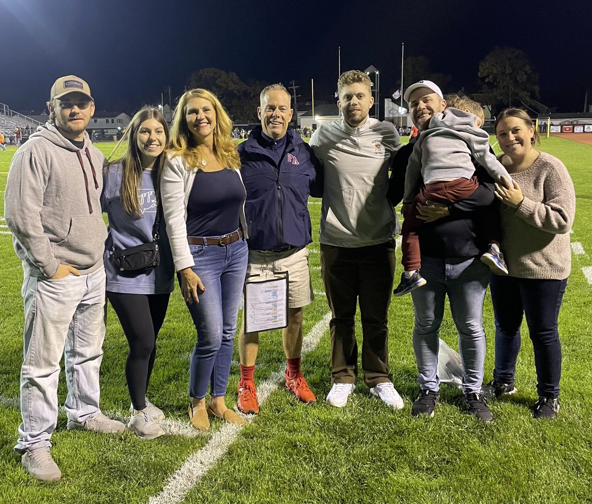 coachhazlet's tweet image. ❤️Thank You Football. Time to Retire and Be "Poppy"  Spend more Time with Family, Only had 3 Loves in My Life... My Beautiful Amy, My Family and Coaching High School Football. To ALL "My Guys" and Your Families I am Forever Grateful Most Importantly, Thank You Amy ❤️@THECoach_Amy