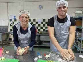 BrocklebysPies's tweet image. Yey it&apos;s the weekend! That means there&apos;s more time to enjoy making the things you love.... Anyone for hand raised pork pies and handmade bread?  You can learn how to with us at one of our food experiences!

#makeaporkpie  #porkpieworkshop #breadmakingclass #foodexperiences