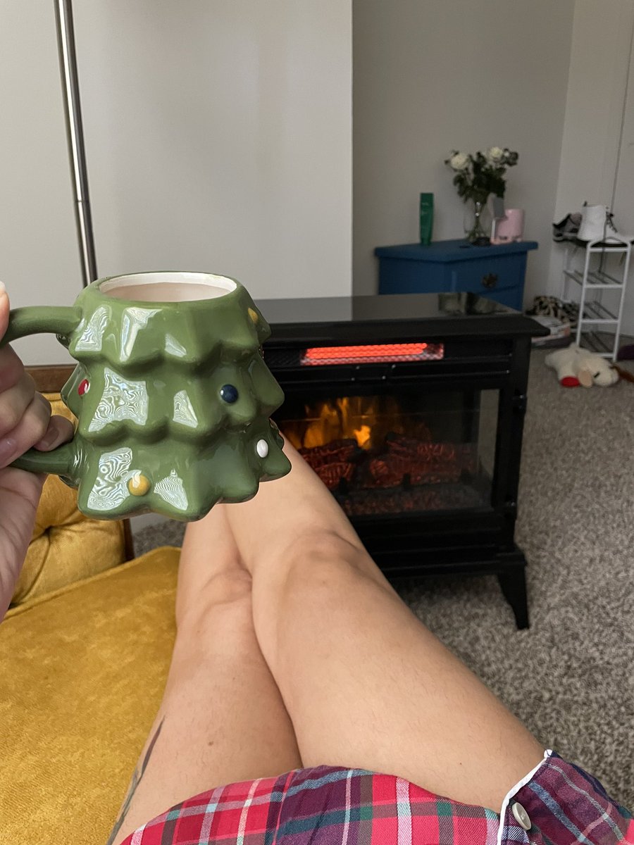 bakingtipsntits's tweet image. Not me in Christmas jammies, with a Christmas coffee/mug listening to Christmas music! So ready to make this apartment festive! 

{findom femdom spoilme paypig cashcow humanatm}