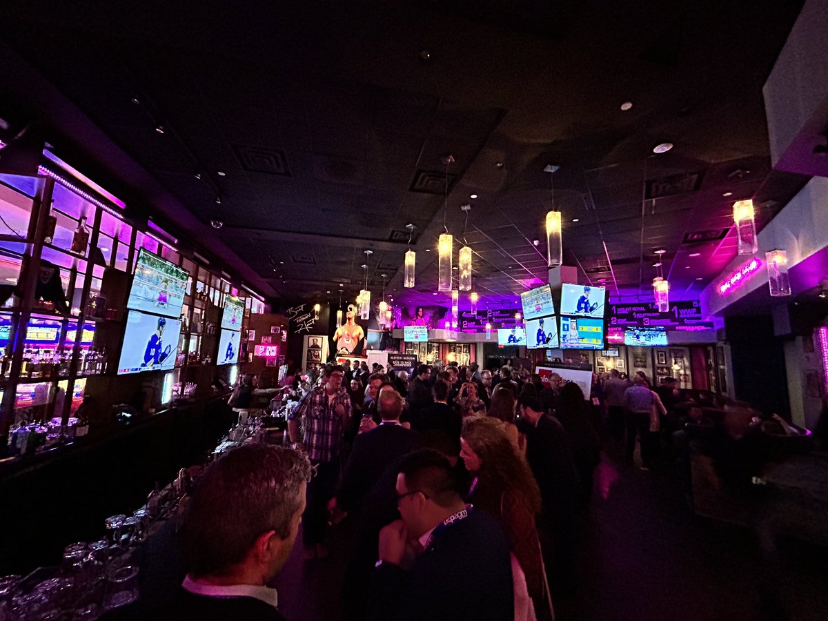 bradktennant's tweet photo. Vibes were through the roof at the Wellington Advocacy UCP AGM hospitality suite last night. Thanks to all those who could make it to celebrate the back-to-back UCP champs. #GoodVibes #abvote https://t.co/JDOaqbiaJw