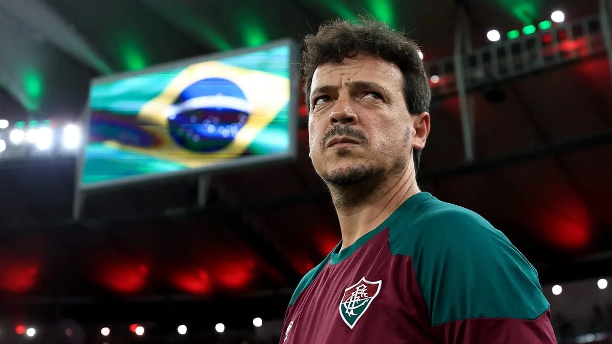 FALA QUE ELE NÃO TEM TÍTULO IMPORTANTE AGORA PORRA

RESPEITO, MUITO RESPEITO COM O PROFESSOR FERNANDO DINIZ!