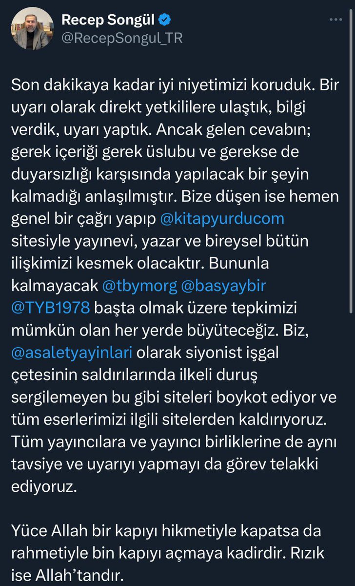 Siyonist işgal çetesinin saldırılarında ilkeli duruş sergilemeyen ve siyonist bir yazarı ‘ayın yazarı’ olarak öne çıkaran ve yaptığı açıklama ile de okuyucuyu küçümseyen <a href="/kitapyurducom/">Kitapyurdu.com</a> kitap satış sitesini boykot ediyor ve tüm eserlerimizi ilgili siteden kaldırıyoruz.