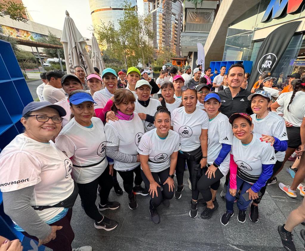comudegdl's tweet image. Con gran expectativa se llevó a cabo por parte de @adidasmx el #shakeoutrun Guadalajara. Increíble experiencia la que se vivió hoy .🎽🥇🎉