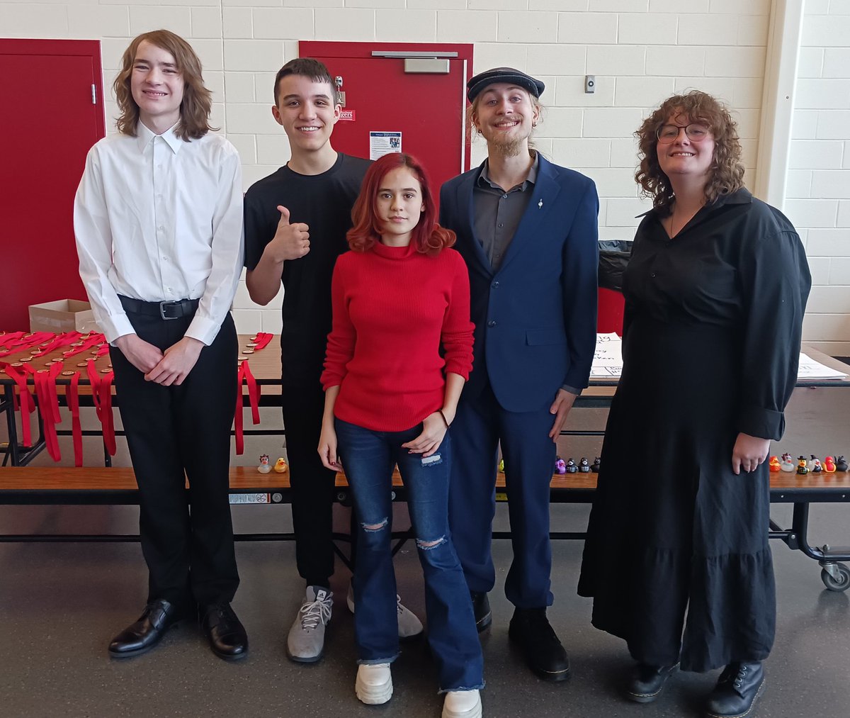 dixiespeech's tweet photo. Dixie Heights Speech Team at the Beechwood Tournament! Roby Hardesty placed second in Original Oratory! Congratulations! @KHSSL @TheKCSD @DixieHeightsHS https://t.co/UmSLksq4ZW