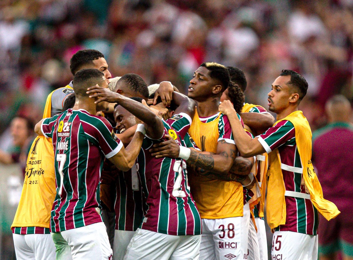 🚨 FLUMINENSE REMPORTE LA COPA LIBERTADORES, 𝗟𝗔 𝗣𝗥𝗘𝗠𝗜𝗘̀𝗥𝗘 𝗗𝗘 𝗦𝗢𝗡 𝗛𝗜𝗦𝗧𝗢𝗜𝗥𝗘  !🏆❤️💚

Victoire 2-1 en prolongation face à Boca Juniors. 

C'est la 5ème année consécutive qu'un club brésilien remporte la compétition. 🇧🇷🔥

2019 : 🇧🇷 Flamengo 🏆
2020 : 🇧🇷