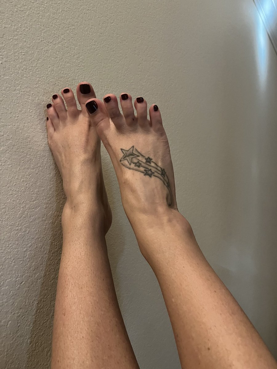 I need to be spoiled!!
#feet_pic  #funwithfeet #feetworshi̇p  #foot #feetandtoes #feetworshi̇p  #feetcontent