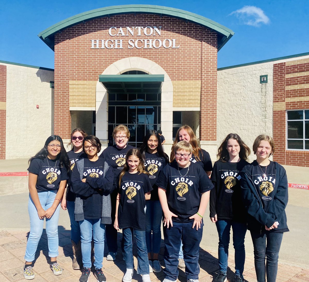 opnormanjrhigh's tweet photo. Our Choir Students tried out for the All-Region Middle School Choir today!

Every one of our students who tried out were successful in making it!

And, 3 students made Chair!

Lilly Moran 
Luz Pedroza
Charles Lancaster

#OPNormanLoudandProud
#FamilyandGoodThings
#BeTheDifference https://t.co/AKsUFwJUuE