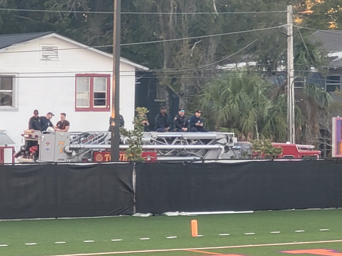 richja523's tweet photo. Just another Saturday afternoon down South. Taking in an @EdwardWatersFB game. https://t.co/lyf72KAEq7