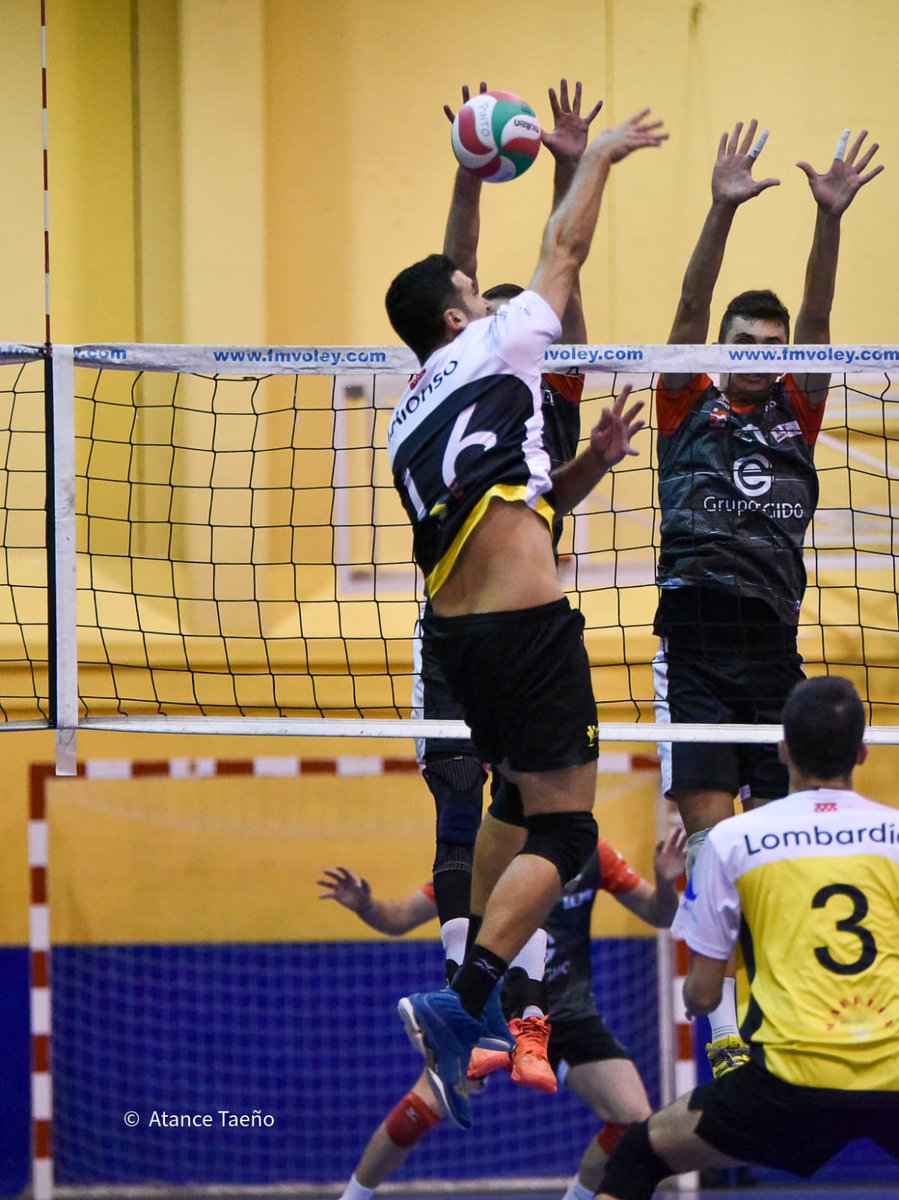 Ante la adversidad... coraje! 💪🏐 El #Isabela no nos falló y hoy dormimos en puestos de #CopaPrincipe!

<a href="/GrupoEgido/">Grupo Egido</a> Pinto 3️⃣
@vpmadrid 1️⃣

Sigamos peleando que nuestra historia lo merece!🔥
📸 <a href="/IAtance/">Ivan Atance</a>

#VoleibolPinto