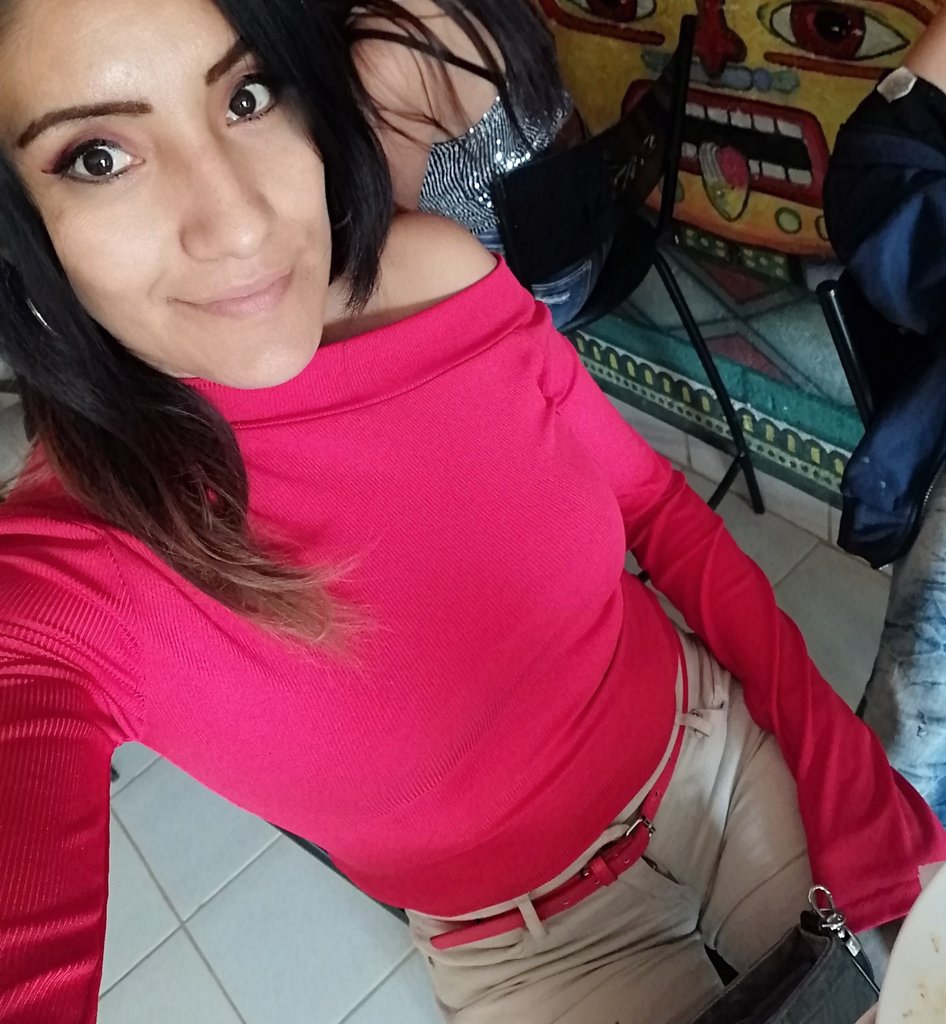 JazS_Kai's tweet photo. Nuestras opciones para comer en la colonia, no se nos dieron 🤦♀️ y entonces terminamos aqui si querer queriendo.... #Bar13 https://t.co/37Sjsg3R9O