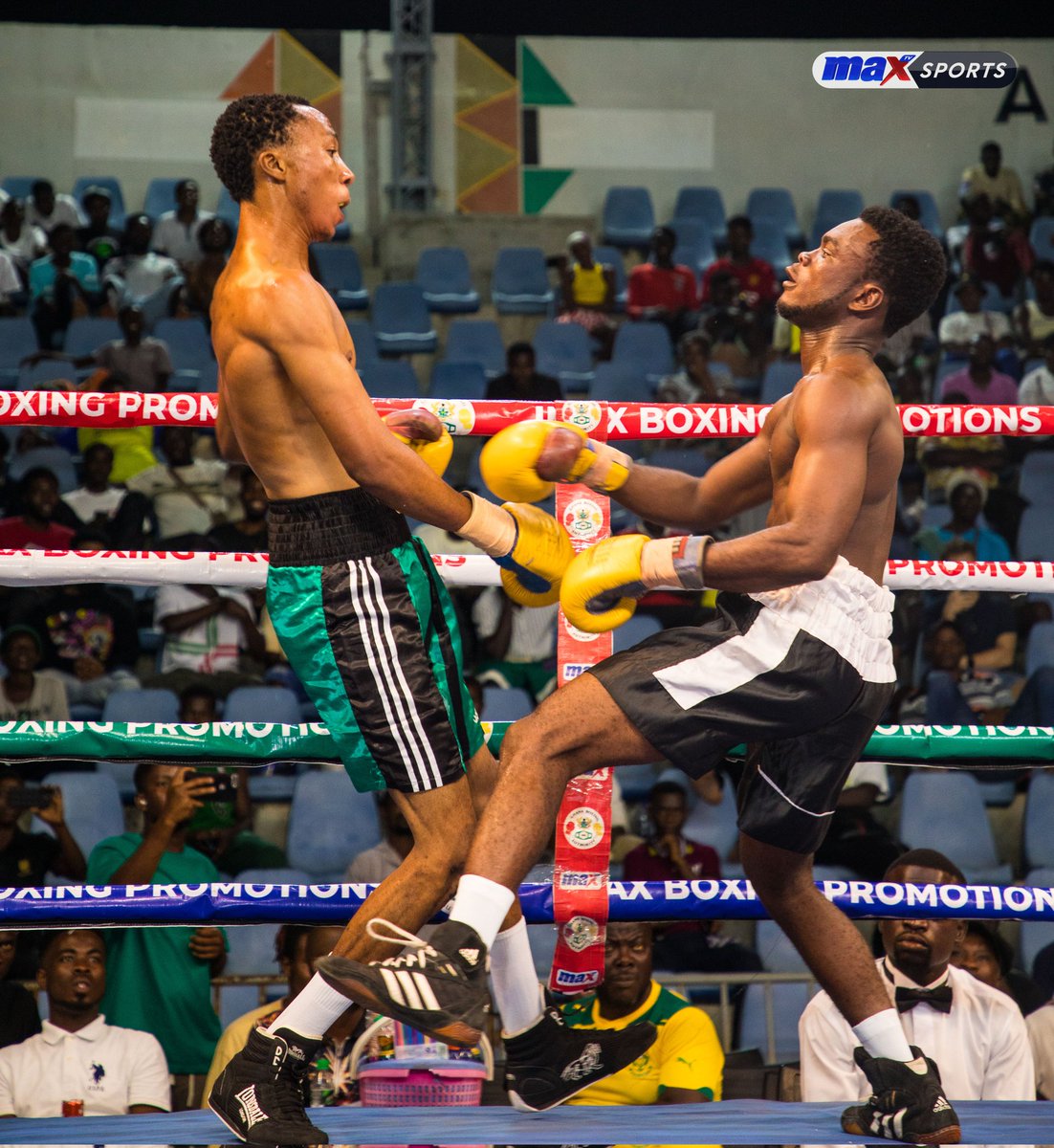 maxtvgh's tweet photo. GHANA PROFESSIONAL BOXING LEAGUE • S2 FN16

Nigeria's Ussif Adeniji Adusa delivers a round 2 T.K.O over Ghana's Moses Nii Ayi Hammond at #fightnight16 of the Ghana Professional Boxing League at the Bukom Boxing Arena.

#MaxTV | #MaxOnline | #MaxSports | #Boxing https://t.co/iRbtMK0mHp