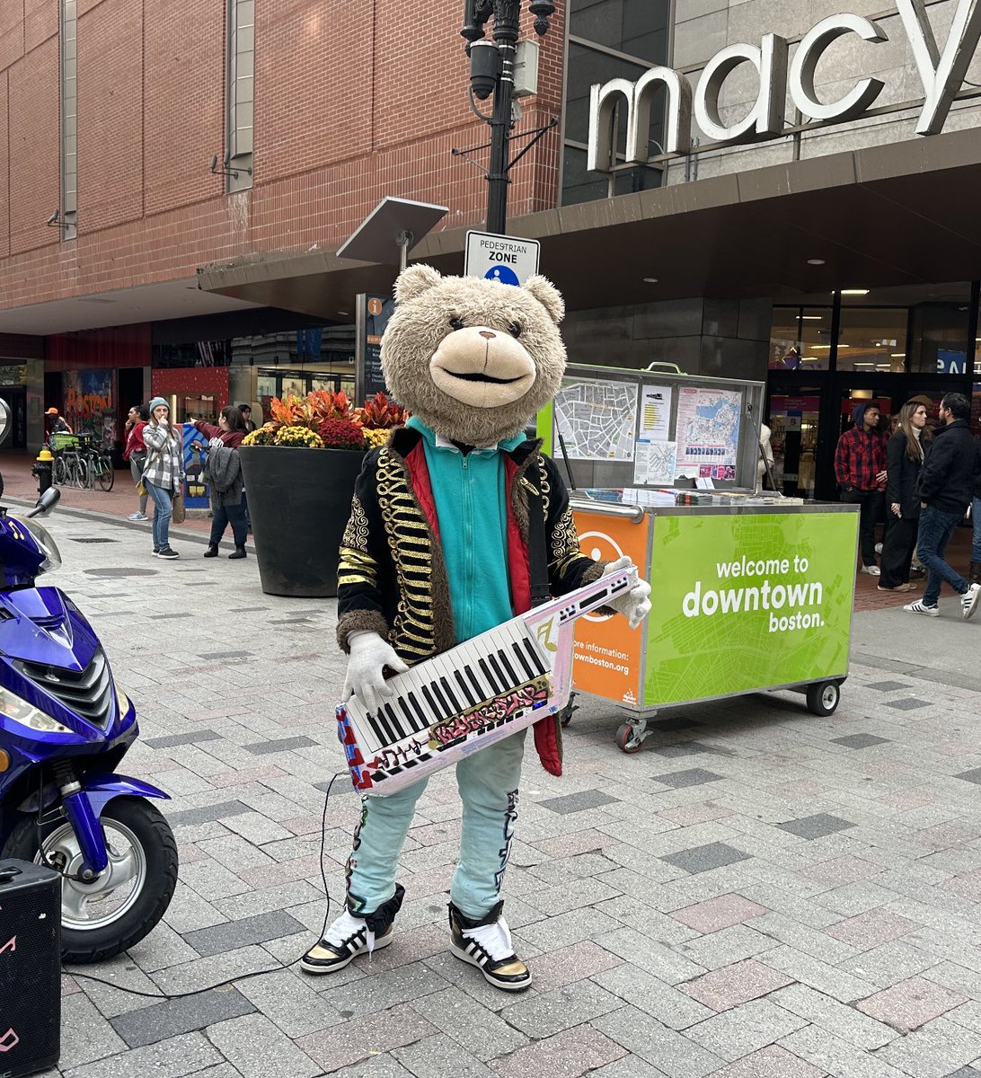 Keytar Bear entertaining everyone here in Downtown Crossing. 
#TeamMurphy #comingtogether #actionnotjustwords #VoteforErin #bospoli