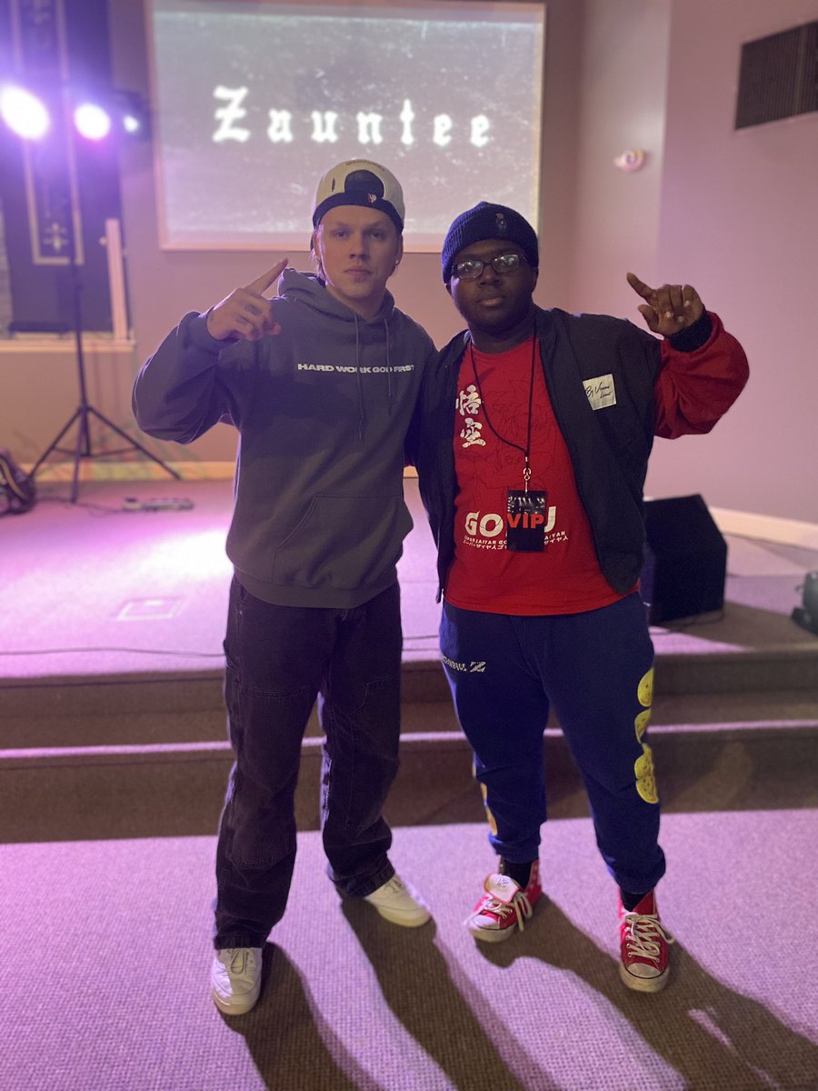 Man I’m so Grateful got to meet one of my favorite Christian Rappers! 💯🔥🥷💪🏿
#blessed #christianrapper #hardworkgodfirsttour #faithfuloverfamous #vip #smile #jesuslovesyou