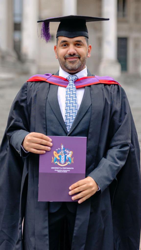 نُبارك للرائد
فيصل بن ستر عياضه البقيلي
بمناسبة حصوله على درجة الماجستير في تحليل البيانات من جامعة بورتسموث البريطانيه 
سائلين الله له التوفيق والسداد