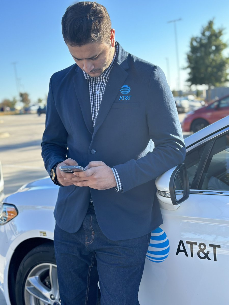 Sameer02713163's tweet photo. Back to IHX 💸💸
With Amazing @Mariamuse22 @_John_Salazar management! Glad and excited to be back . Thank you Maria for all you do ! https://t.co/ngzw5NvxlT
