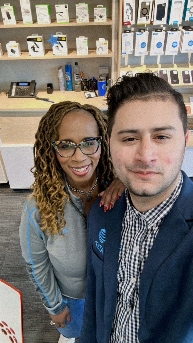 Sameer02713163's tweet photo. Back to IHX 💸💸
With Amazing @Mariamuse22 @_John_Salazar management! Glad and excited to be back . Thank you Maria for all you do ! https://t.co/ngzw5NvxlT
