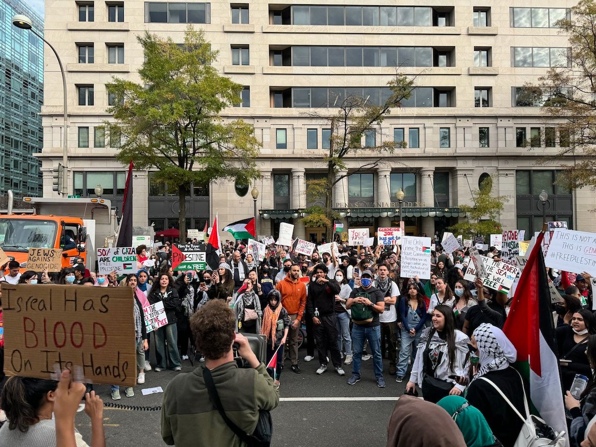 gregwilpert's tweet photo. Today's #FreePalestine protest in DC - tens of thousands filled the entire Freedom Plaza. https://t.co/29VTyk0pDP