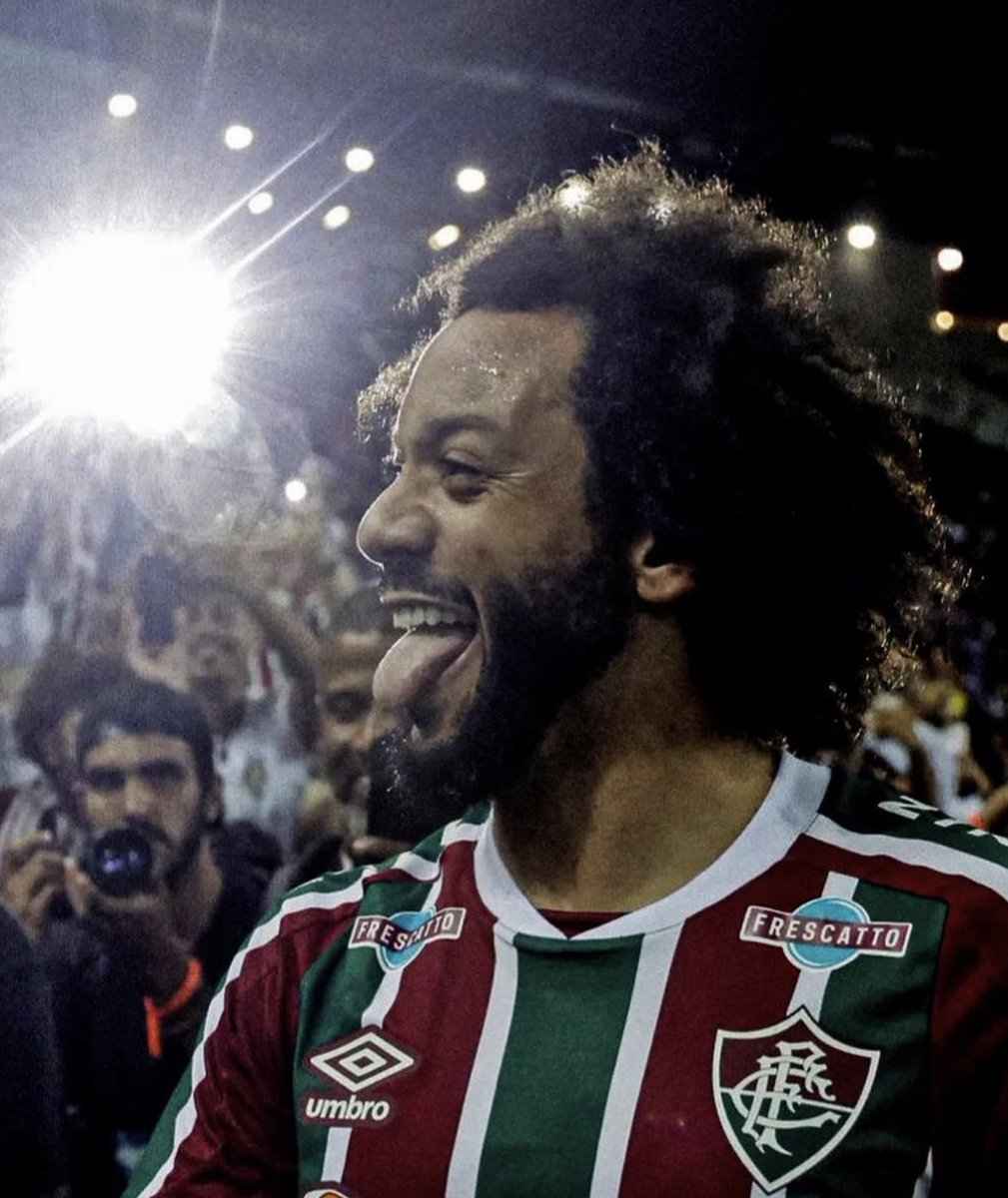 ✨ 𝑴𝒂𝒓𝒄𝒆𝒍𝒐... 𝒘𝒉𝒂𝒕 𝒂 𝒋𝒐𝒖𝒓𝒏𝒆𝒚! ✨

🏆 5 Champions League
🏆 4 Mundiales de Clubes
🏆 3 Supercopas de Europa
🏆 6 Ligas
🏆 2 Copas del Rey
🏆 5 Supercopas de España
🏆 1 Copa Libertadores
🏆 1 Copa Confederaciones
🏆 1 Campeonato Carioca
🏆 1 Taça Río 
🥈 1 plata