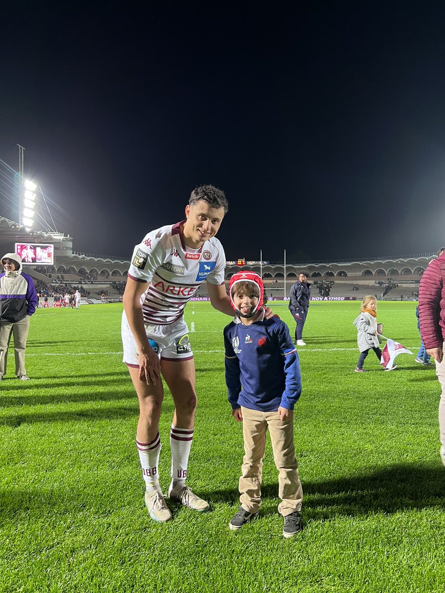 UBBrugby's tweet photo. Quand Louis (20 ans) rencontre Louis (8 ans) 😍

#iloveubb #UBBMHR https://t.co/VHXdIvudyZ
