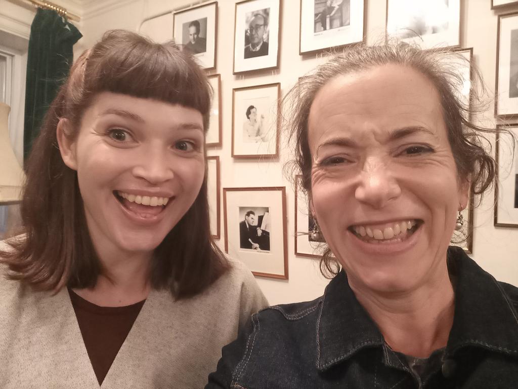 Two Emma Williams' at work today saying hello! 
Australian born violinist Emma Williams playing with early music ensemble Arcangelo tonight wigmore-hall.org.uk/whats-on/20231…
Flautist Emma Williams rehearsing with <a href="/house_apartment/">Apartment House</a>
ahead of our monday concert 
wigmore-hall.org.uk/whats-on/20231…