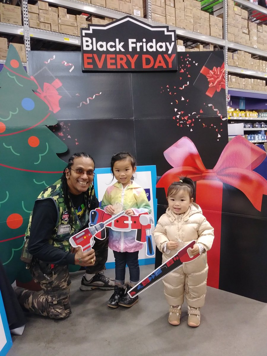 RICK RAJ - 🎨 (@frankdartistic1) on Twitter photo 2284 KINGS PLAZA .🌲Holiday Ornaments give away <a href="/Javi3rD/">Javier Dominguez</a> <a href="/SamCharles07/">Sam Charles</a> <a href="/ssa_2284/">SSA 2284</a>. They came and LOVED IT !✌✊👊👌👍🎁😎 2284 KINGS PLAZA .🌲Holiday Ornaments give away <a href="/Javi3rD/">Javier Dominguez</a> <a href="/SamCharles07/">Sam Charles</a> <a href="/ssa_2284/">SSA 2284</a>. They came and LOVED IT !✌✊👊👌👍🎁😎