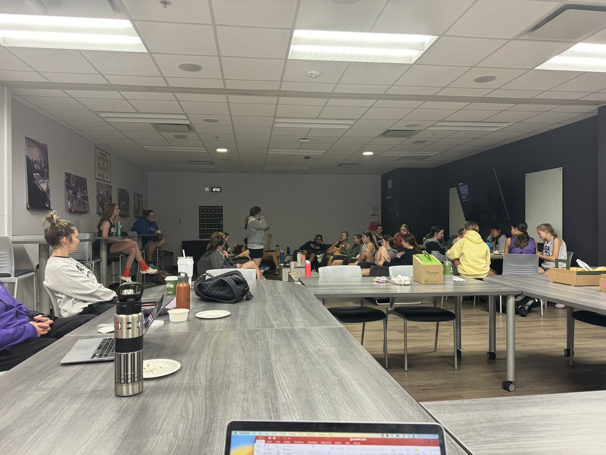 Rolling Meadows Girls Basketball tweet media