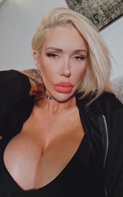 Hi 😘 https://t.co/Vbv98wFrHZ<a href="/tag/thighboots"class="tags"><span>#thighboots</span></a><a href="/tag/pleaserboots"class="tags"><span>#pleaserboots</span></a><a href="/tag/naturalalpha"class="tags"><span>#naturalalpha</span></a>