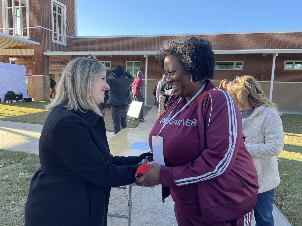 apssupt's tweet photo. I love the unity and pride #OneCarver brings to our Carver Cluster community! The block party was amazing! Thank you #CarverCluster team for serving as one unit! https://t.co/dKaniy59JD