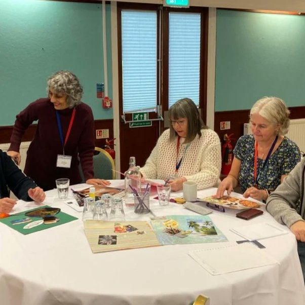 CounsellorIndu's tweet image. Me delivering a Creativity for Wellbeing workshop today for MSSociety's  @MutualSupport group. Well received too 😀

#MultipleSclerosis  #WellbeingThroughCreativity #Workshop