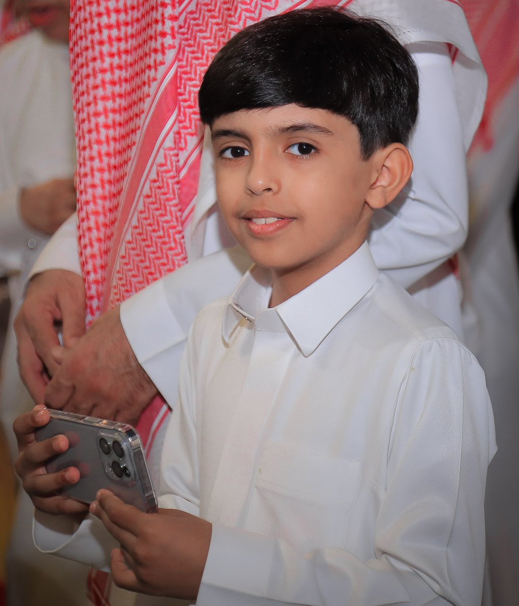 MhrjanA's tweet photo. 📸 #صورة_اليوم

عدسة اللجنة الإعلامية في مهرجان #ثمرات_الشيحية تلتقط صور للمبدع سلطان بن عبدالعزيز السويلم الذي زار المهرجان ووثق اللحظات الجميلة للزيارة.

سعدنا بزيارتك 💐 https://t.co/AYJlSegF8d