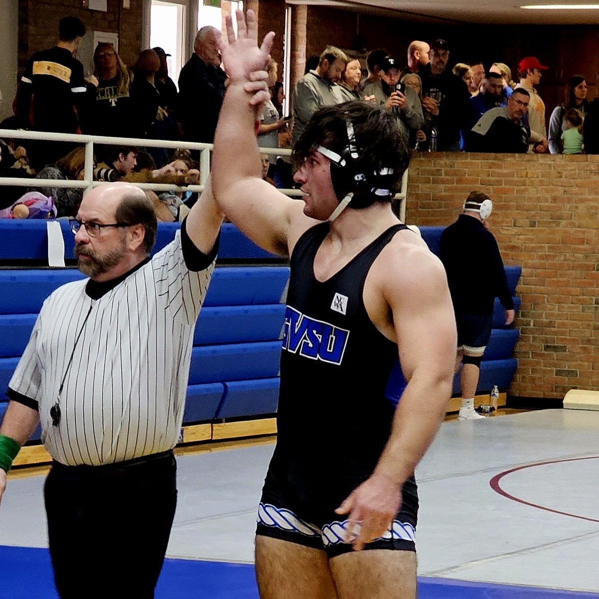 GVSUWrestling's tweet photo. Cons. Round 1 - Anthony Coleman (Grand Valley State University Wrestling Club) won by decision over Andrew Captain (Trine University) (Dec 7-3)
#AnchorUp #anchored https://t.co/MUrBIYQFF5