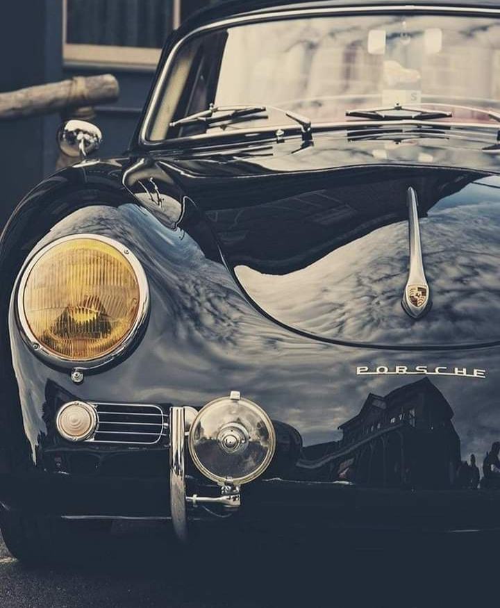 #Porsche 👀💙