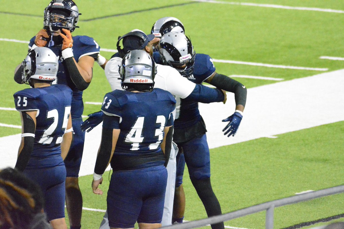 5star_kaden's tweet photo. Thanks to all my team mates for making me better and accepting me as one of their own. I can now say I've earned their respect and the respect of my coaches. Being a freshman on varsity it's not something that is given it's EARNED. I've earned that and coming for much more. I need others to come with me. Thanks coach @_CoachSkipper_  for leading us to be men and in prayer 🙏🏾. And @coachshanle for giving me a chance. @RamNationCRHS #recruitcypressridge