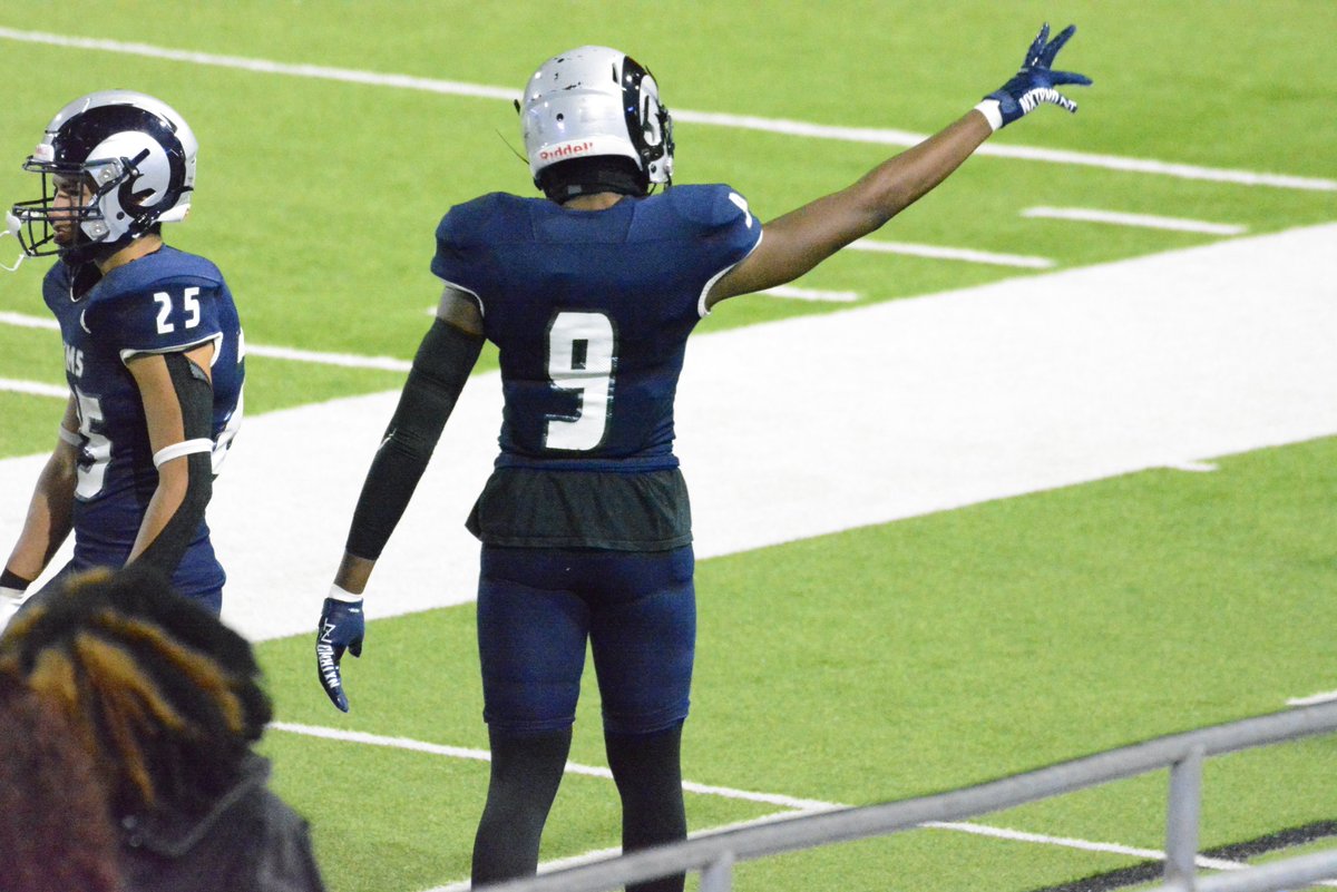 5star_kaden's tweet photo. Thanks to all my team mates for making me better and accepting me as one of their own. I can now say I've earned their respect and the respect of my coaches. Being a freshman on varsity it's not something that is given it's EARNED. I've earned that and coming for much more. I need others to come with me. Thanks coach @_CoachSkipper_  for leading us to be men and in prayer 🙏🏾. And @coachshanle for giving me a chance. @RamNationCRHS #recruitcypressridge