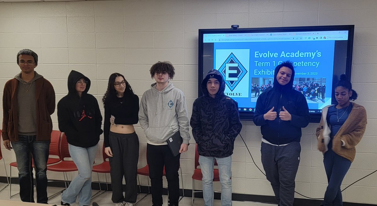 JanSchweizer324's tweet photo. Shoutout to the awesome @Evolve_Durfee scholars who presented final projects from #TLEs at the Term 1 Competency Exhibition! 🎉#studentcentered #CBE #PBL #DoingHSdifferently @BarrFdn @springpointEDU @FRPSsupt @frps_durfee https://t.co/5wi0zVYYsn