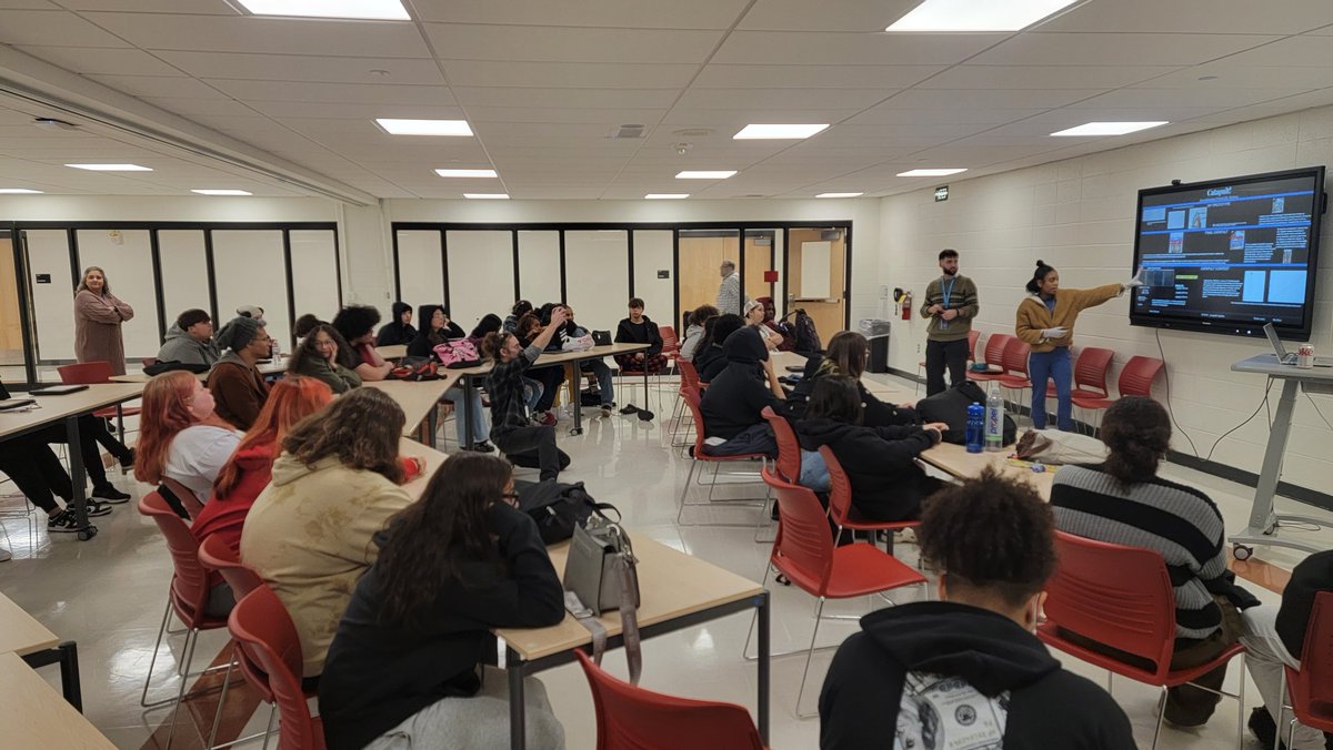 JanSchweizer324's tweet photo. Shoutout to the awesome @Evolve_Durfee scholars who presented final projects from #TLEs at the Term 1 Competency Exhibition! 🎉#studentcentered #CBE #PBL #DoingHSdifferently @BarrFdn @springpointEDU @FRPSsupt @frps_durfee https://t.co/5wi0zVYYsn